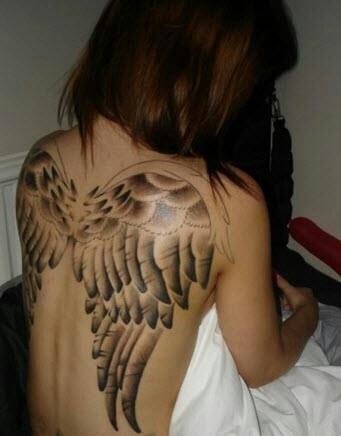 Fotos de tatuagens de asas 30