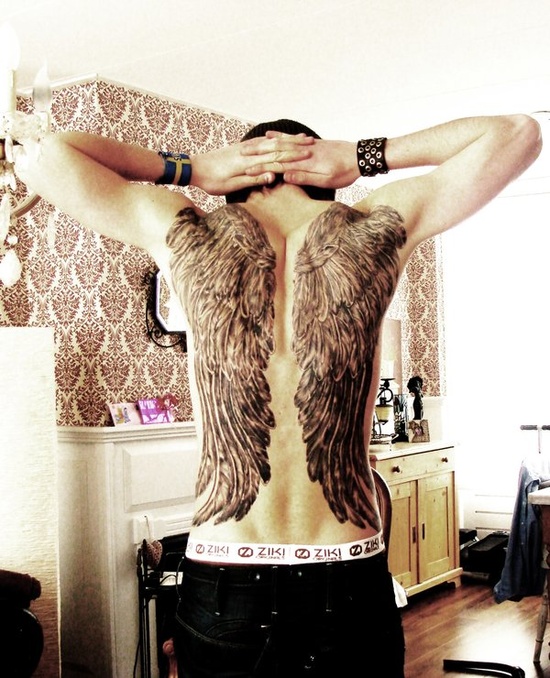 Fotos de tatuagens de asas 35
