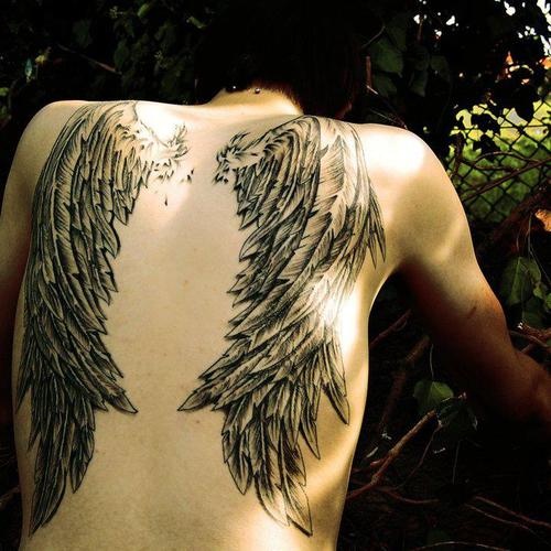 Fotos de tatuagens de asas 42
