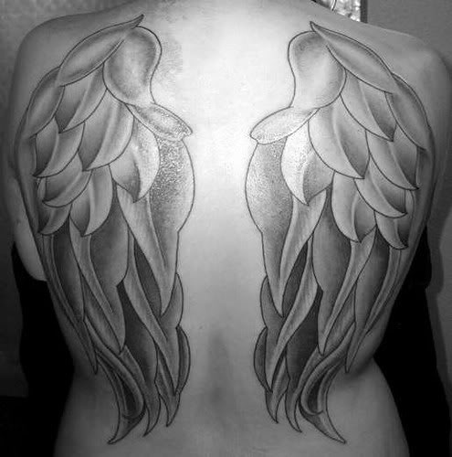 Fotos de tatuagens de asas 48