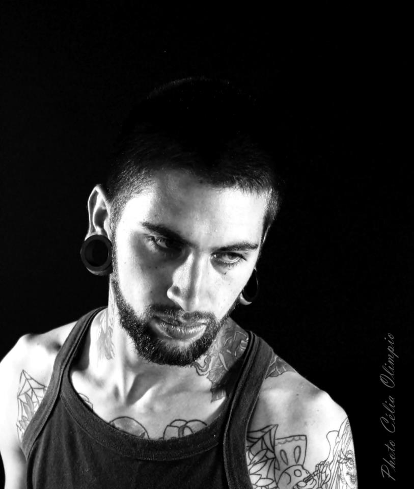 Homem Tatuado Luan dos Anjos 01