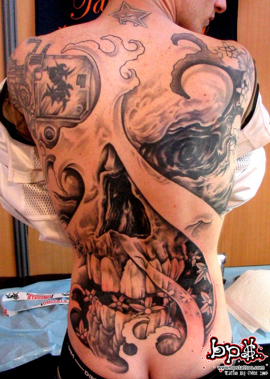 Tatuagem-nas-costas-30