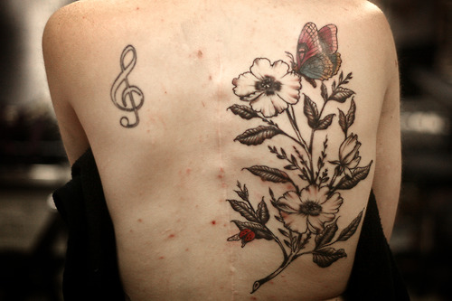 Tatuagem-nas-costas-38