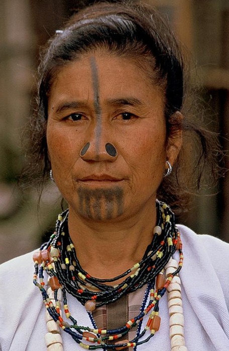As mulheres da tribo Apatani 07