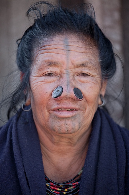 As mulheres da tribo Apatani 08