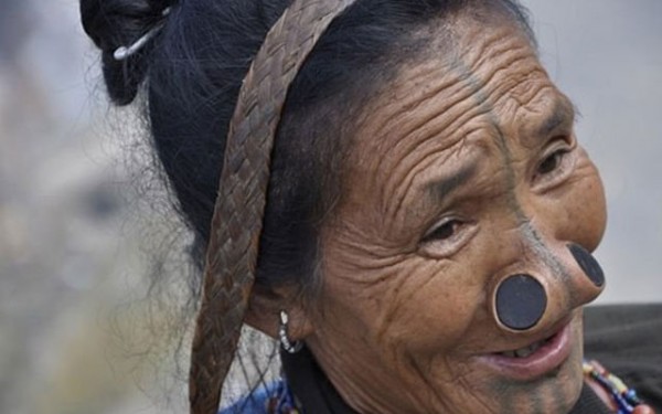As mulheres da tribo Apatani 34