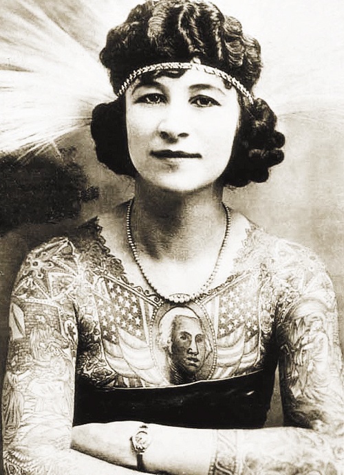 Damas tatuadas Artoria Gibbons 01