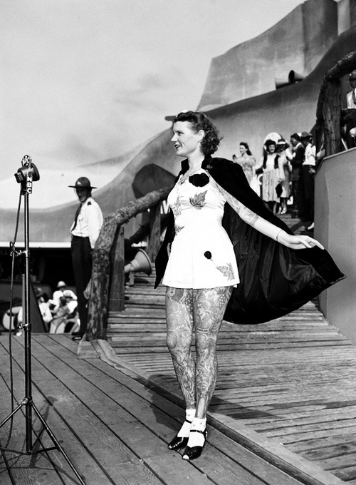 Damas tatuadas Betty Broadbent 07