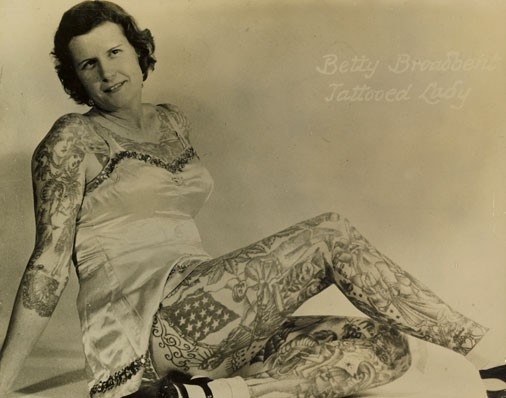 Damas tatuadas Betty Broadbent 16
