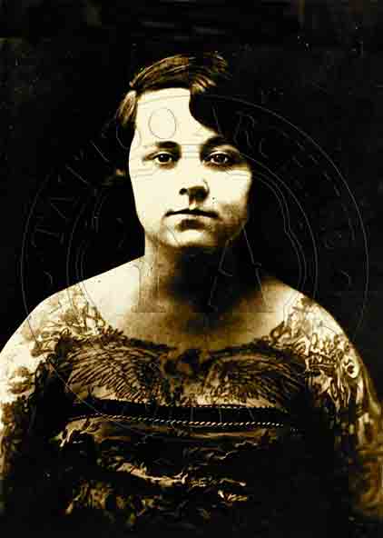 Damas tatuadas May Vandermark 03