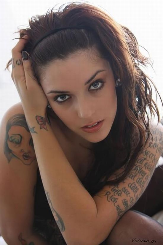 girls_with_tattoos_10