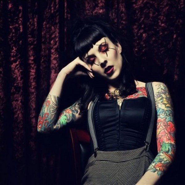 girls_with_tattoos_11