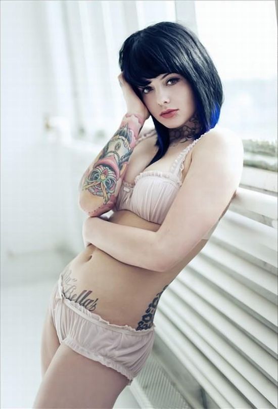 girls_with_tattoos_20