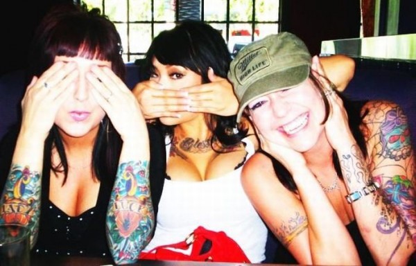 hot_girls_with_tattoos_32