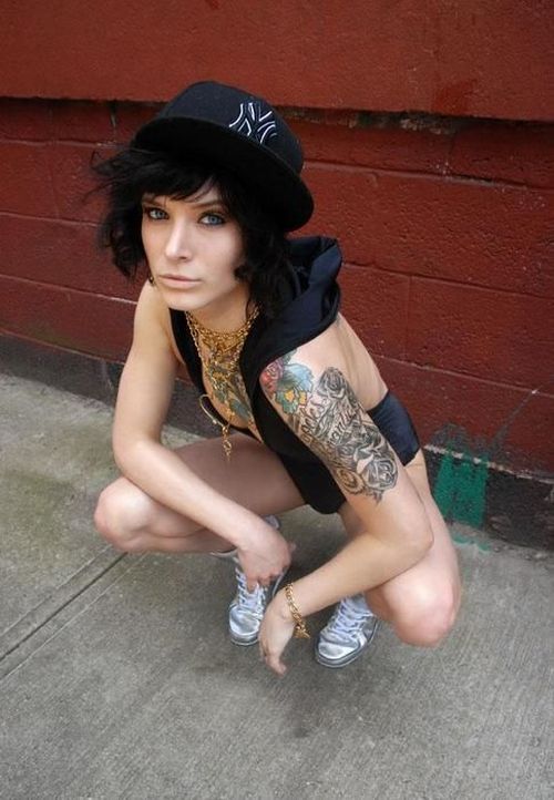 hot_girls_with_tattoos_52