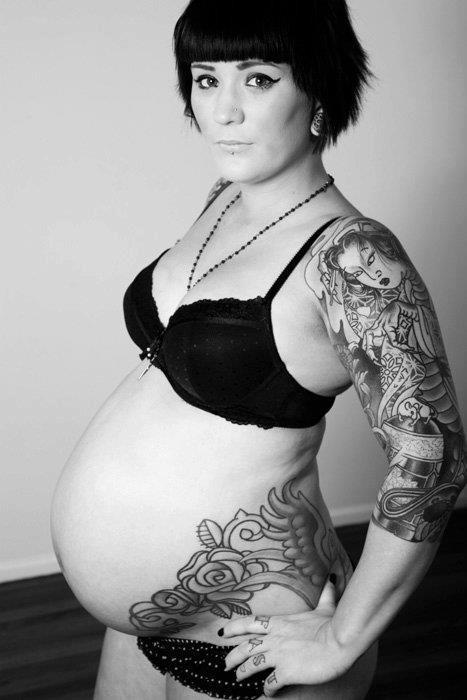 Fotos de grávidas tatuadas 23