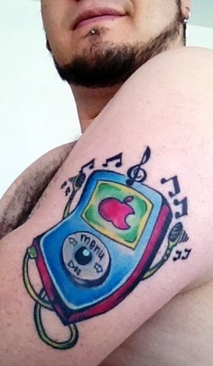 Tatuagens do logo da Apple 13