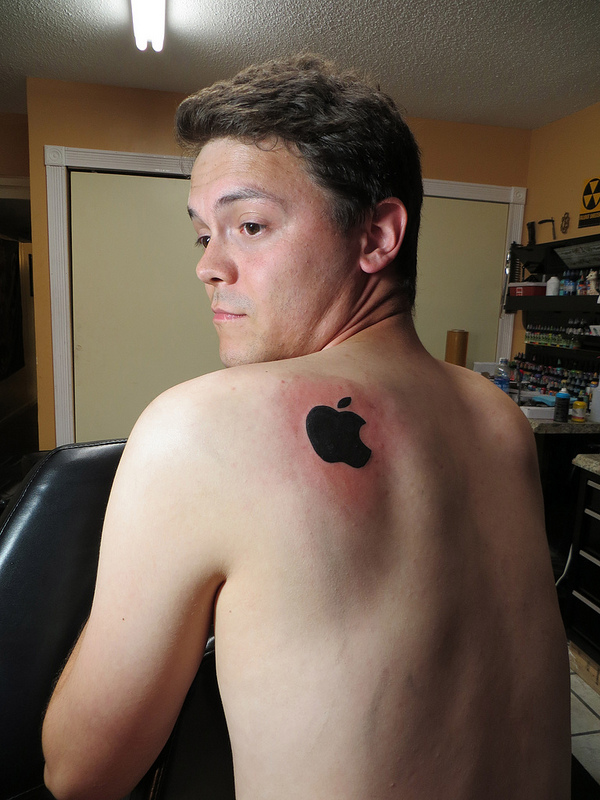 Tatuagens do logo da Apple 37