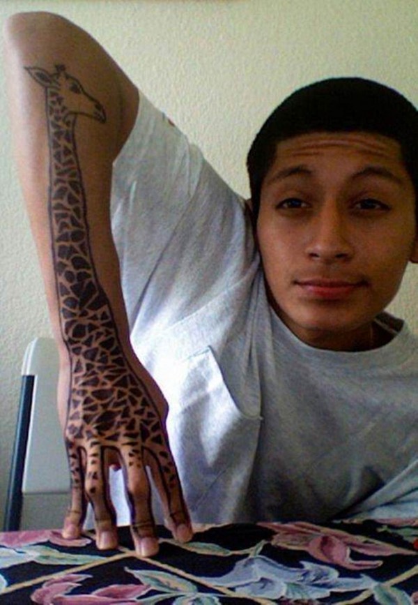 Tatuagens criativas nos braços 13