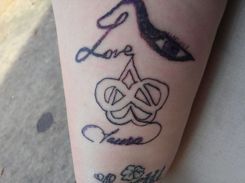 Tatuagens feias como a da Bárbara Evans 01